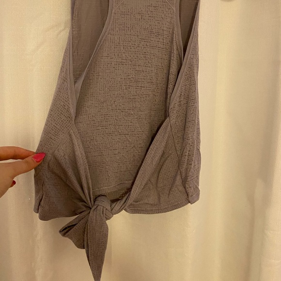 Lulu lemon top - Picture 2 of 3